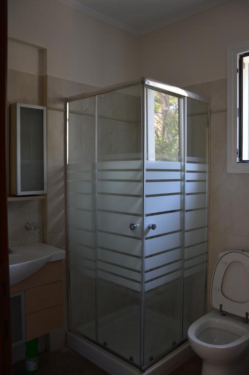 Erismini Apartment Frinion Exterior photo